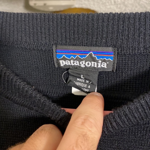 Patagonia black wool crewneck sweater - Picture 2 of 2